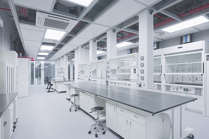 富蕴实验室革新：安全与科技的现代融合
